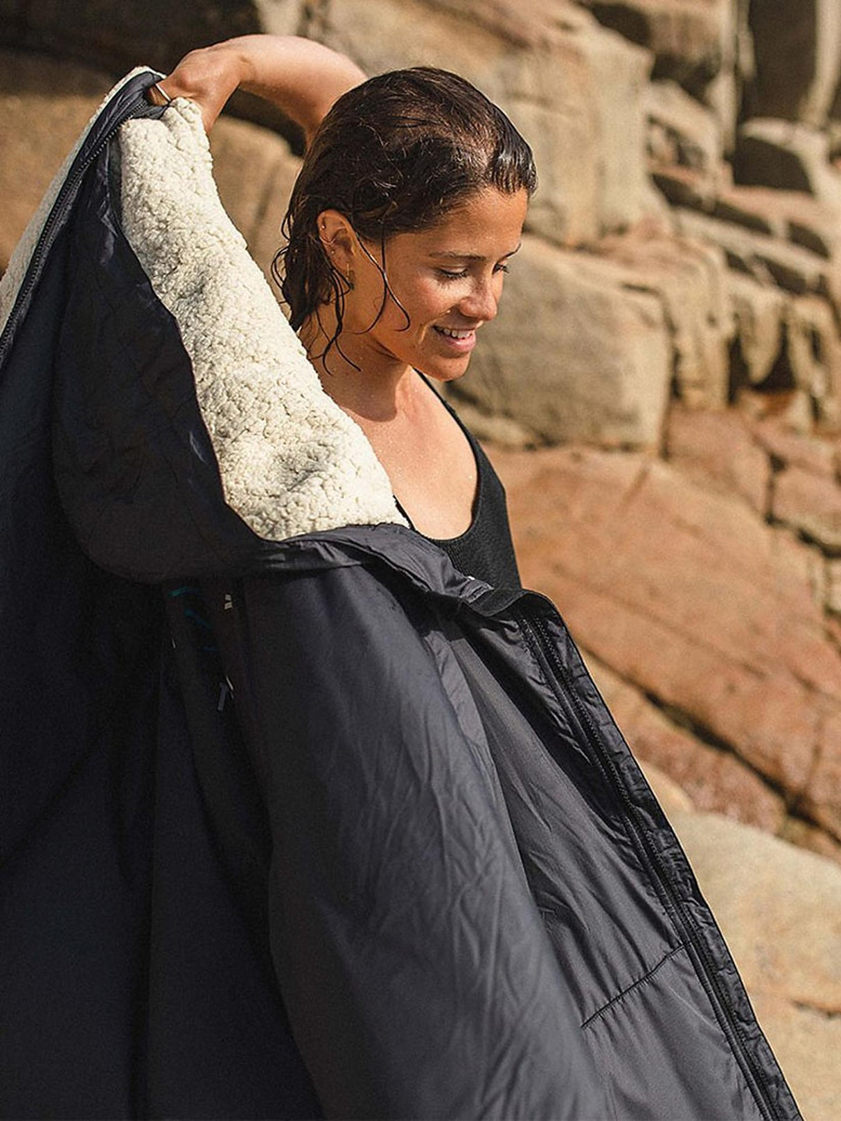 Passenger Escapism Polyester Unisex Regular Fit Changing Robe Size XL Black