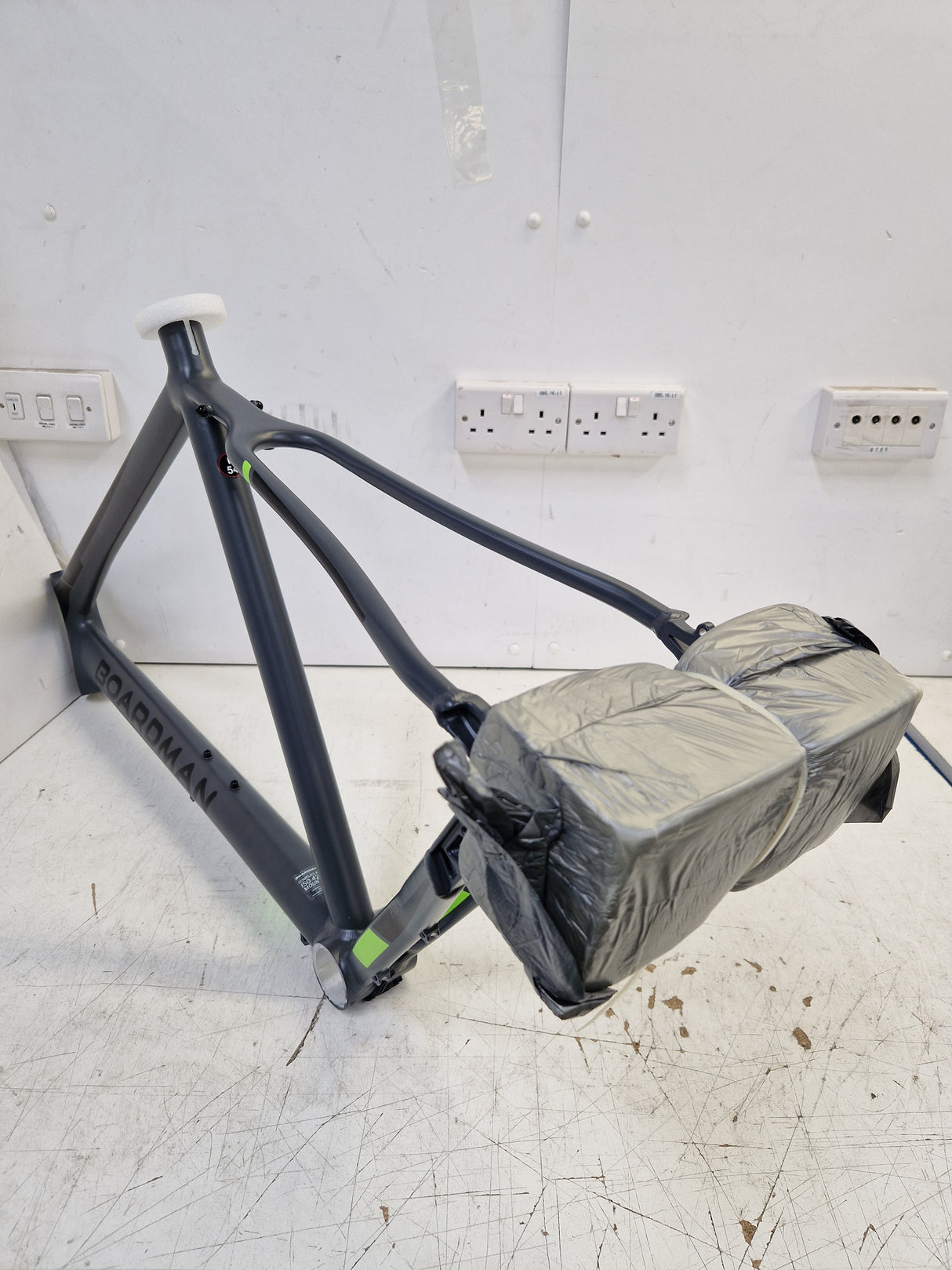 Boardman HYB Pro 2017 Hybrid Bike Lightweight Alloy Frame Only 54cm - Grey