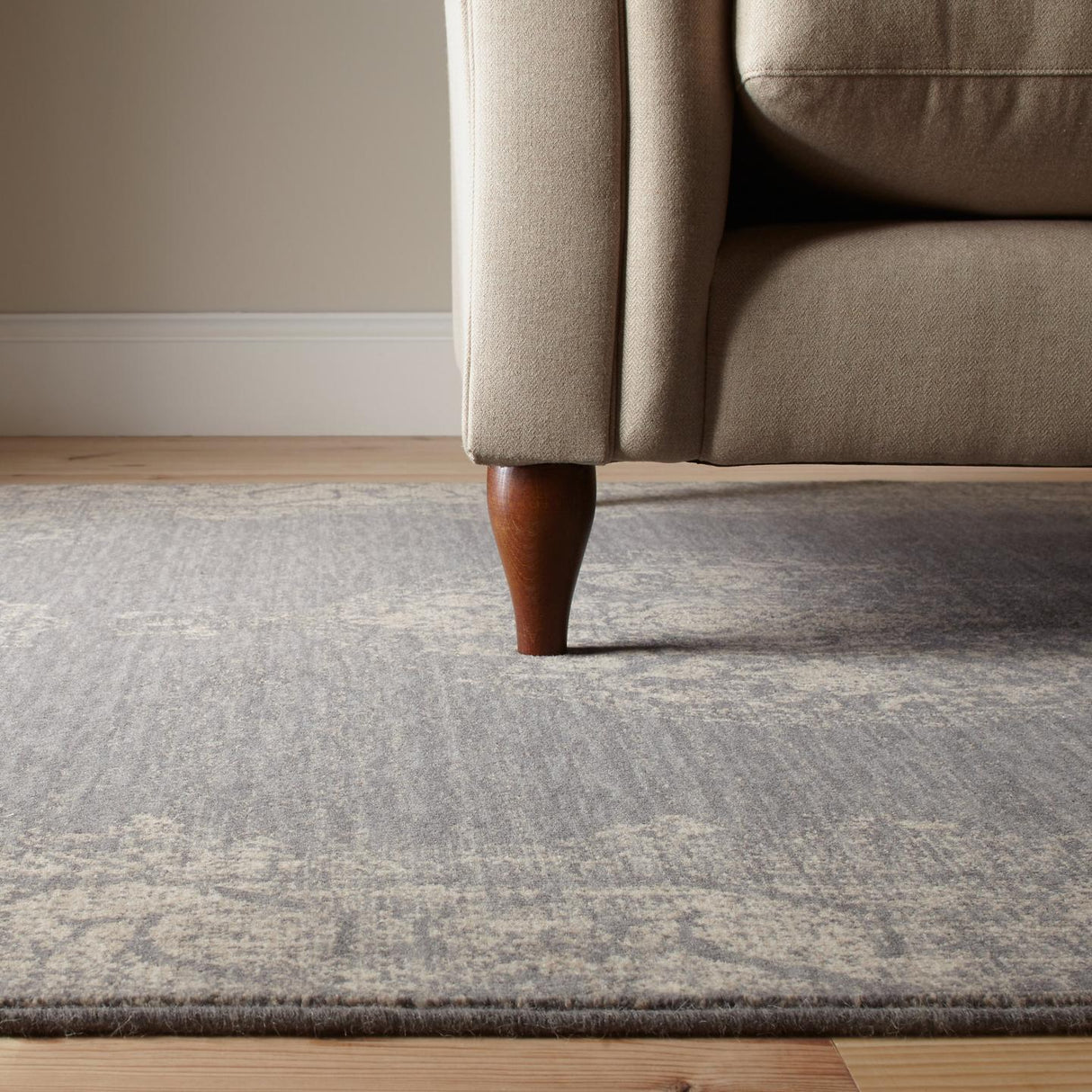 John Lewis Kabir Medallion Machine-made Rectangular Rug Grey L235 x W170cm