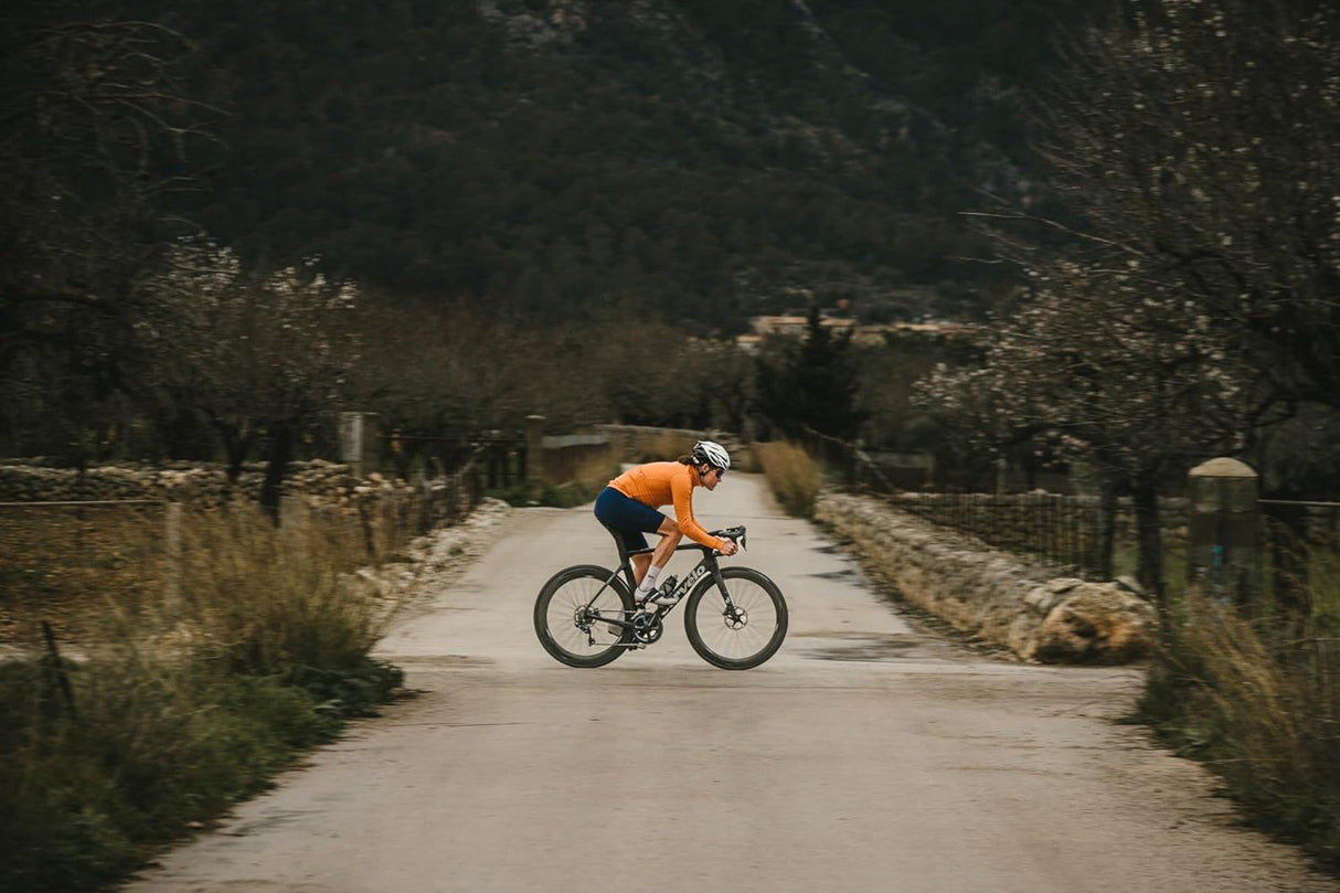 Goodyear Vector Four Seasons Tubeless Bike Tyre 700x32c 32-622 - Black