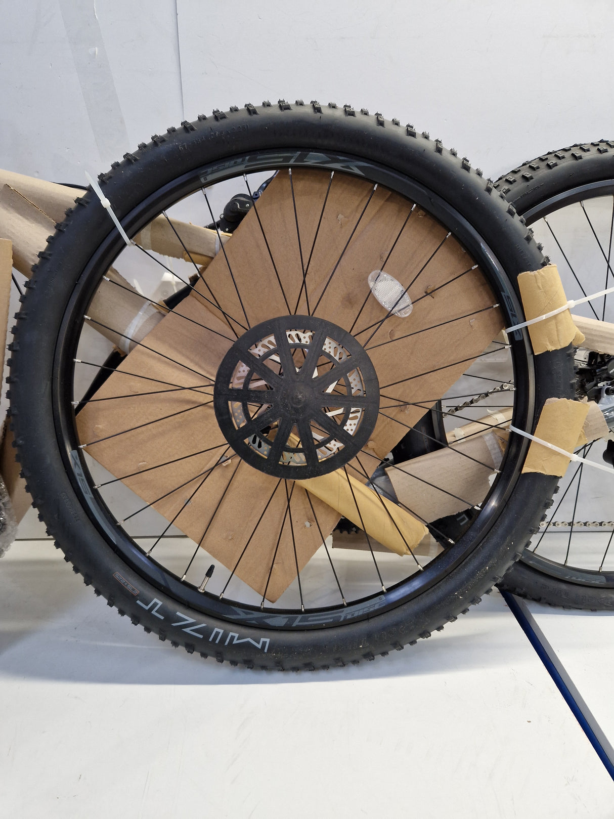 Polygon Xtrada 5 27.5" Wheel Unisex Mountain Bikes - Grey/Red - Small Frame