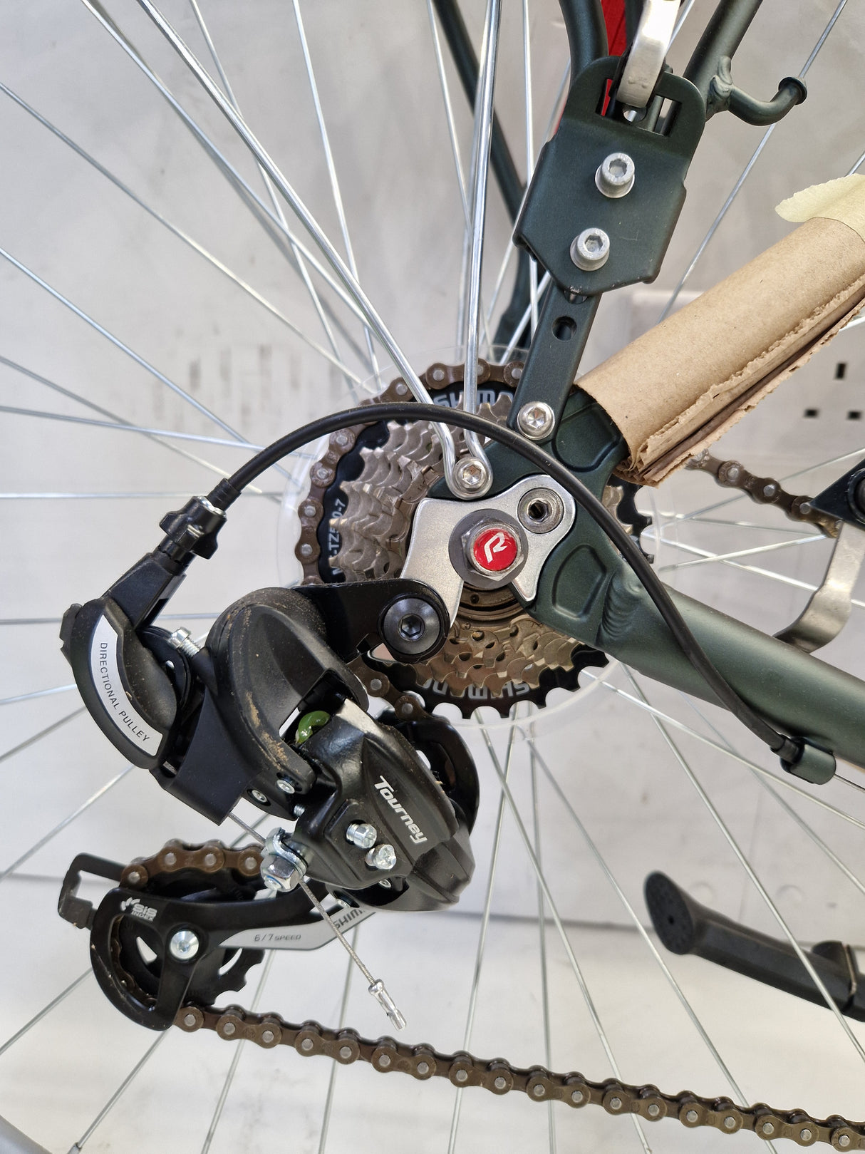 Raleigh Pioneer Trail Crossbar 21-Speed Grey/Green Hybrid Bike - Large 20''