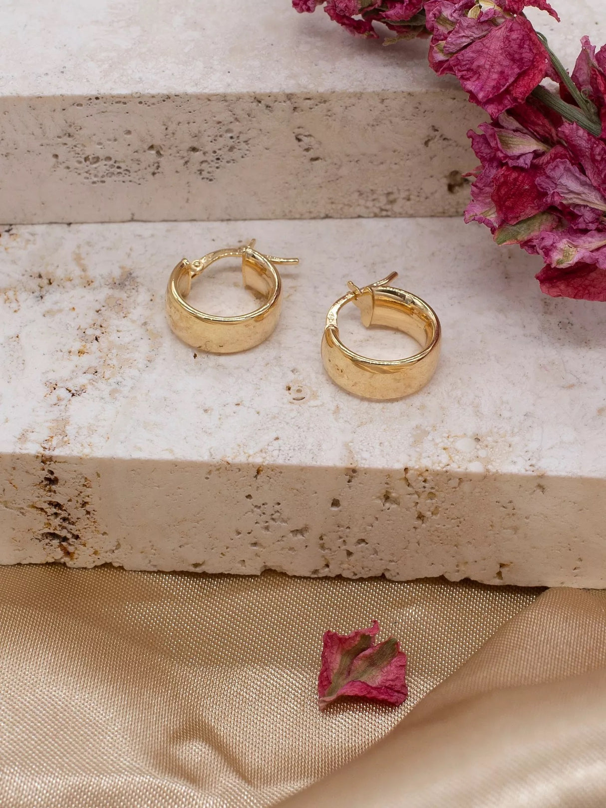 IBB Women's 9 carat Solid Yellow Gold 1.4cm Wide Creole Hoop Earrings