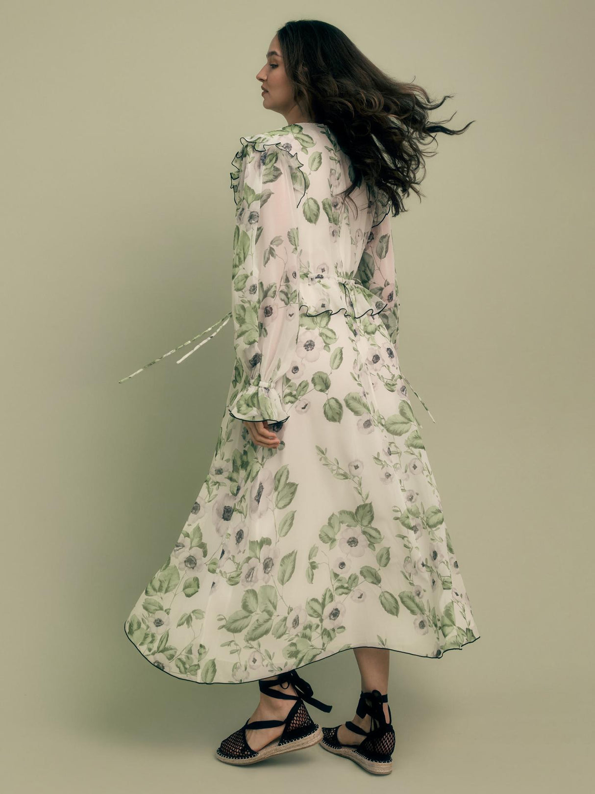 FLORERE Floral Print V-Neck Ruffle Long Sleeve Midi Dress - Green - UK 12