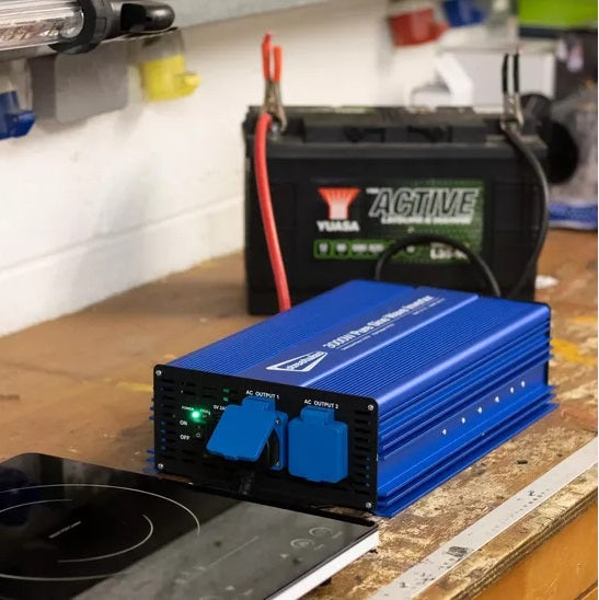 Streetwize SWPS13 High Powered UK 3 Pin Pure Sine Wave Invertor 3000W - Kazoop 