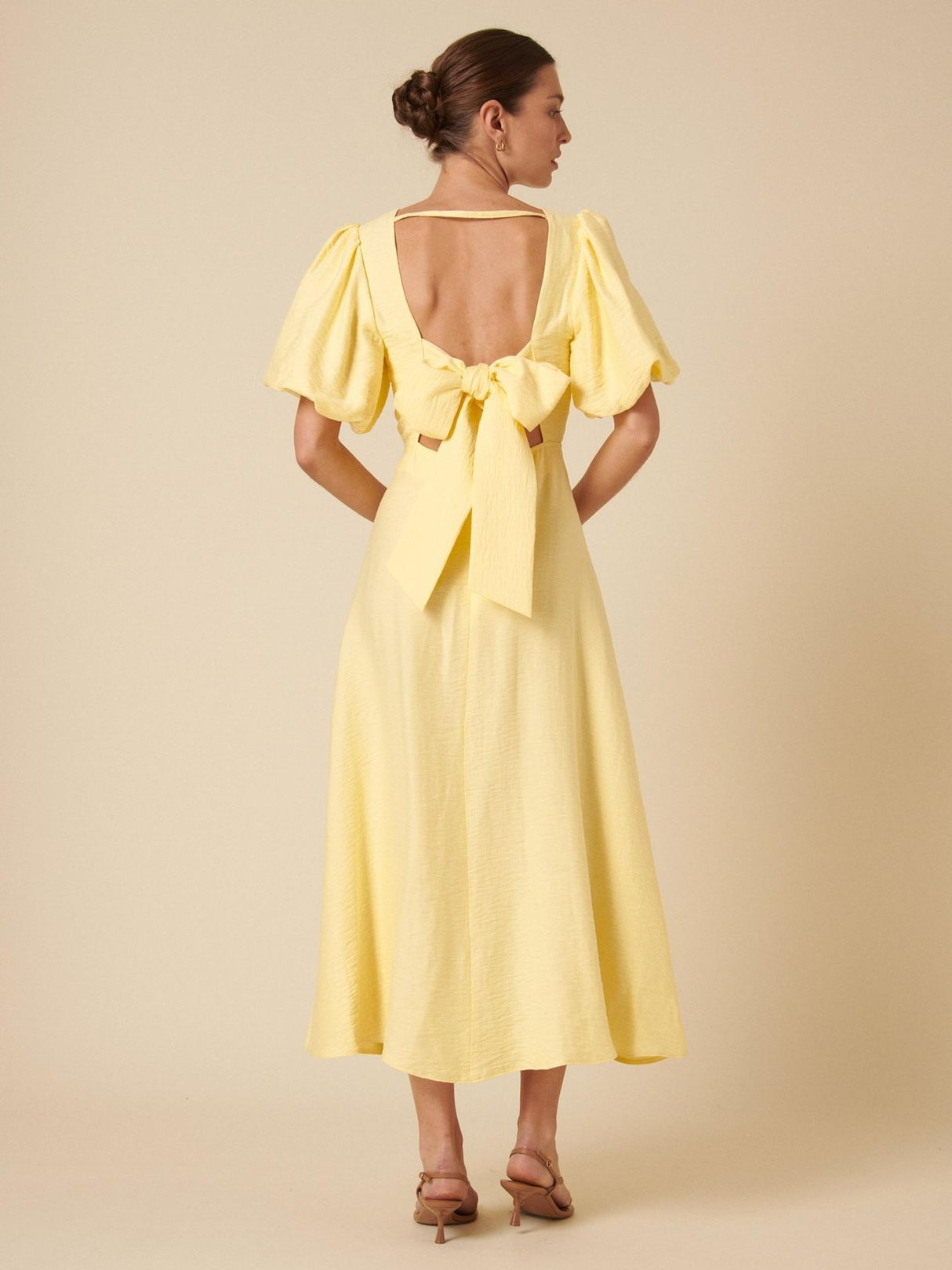 Nobody's Child Petite Zola Short Puff Sleeve Open Back Midi Dress Yellow 16