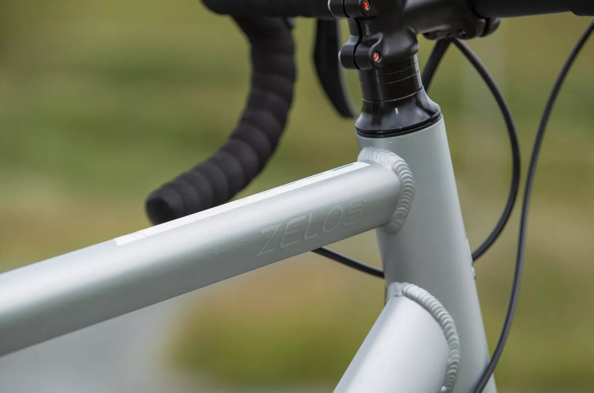 Carrera Zelos Womens 14-Speed Alloy Road Bike - Medium 48cm Frame - Silver