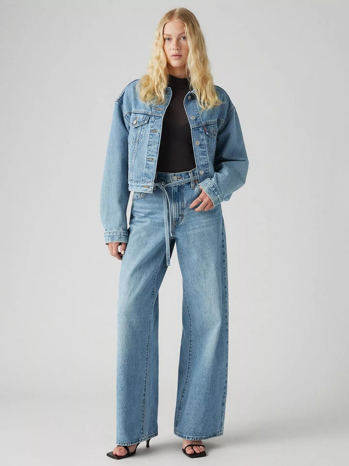 Levi's Women's High Rise Loose Fit XL Straight Jeans - Thanks Friend - 29