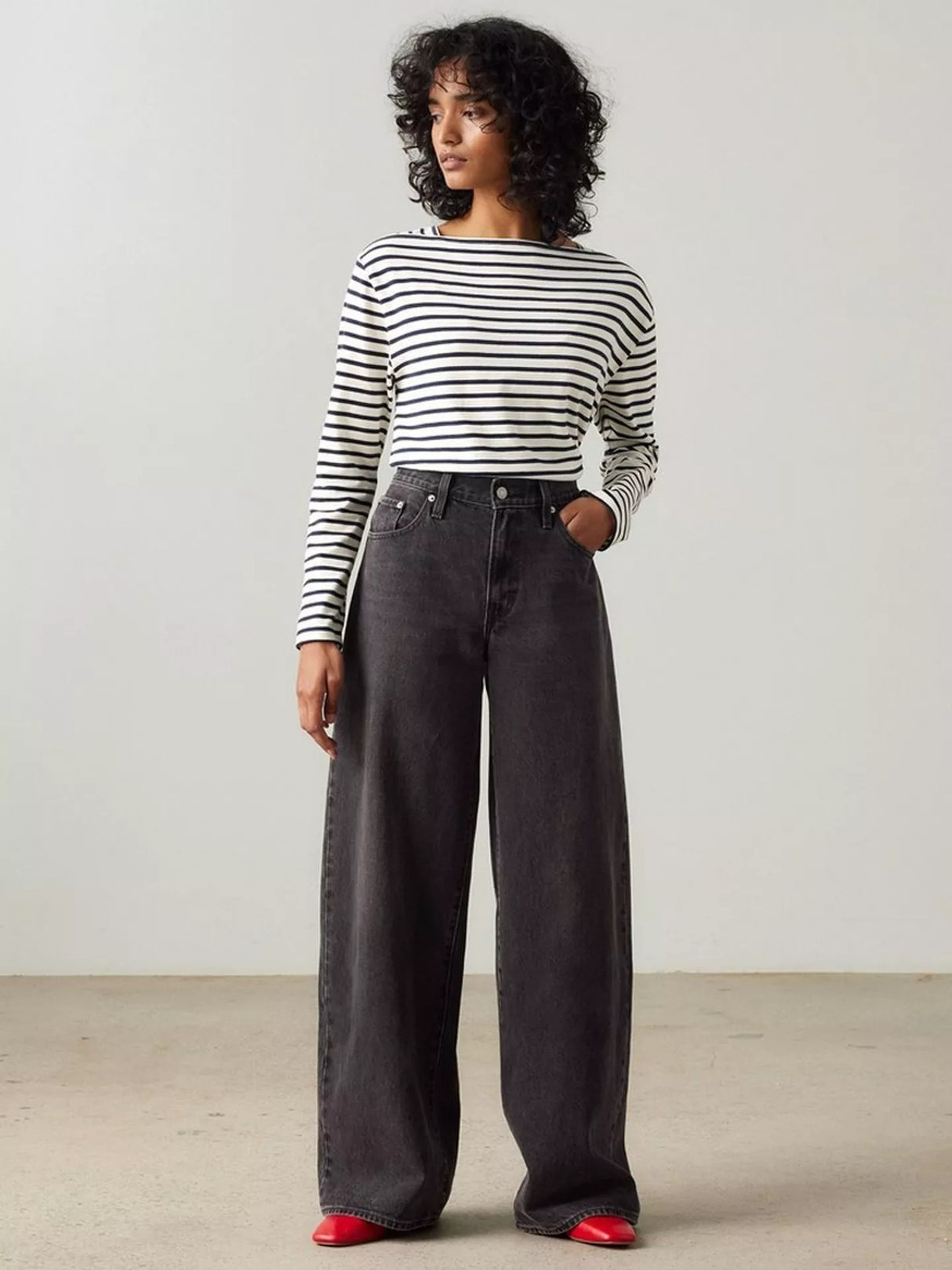 Levi's XL Mid Rise Straight Leg Baggy Jeans - Influential Lady - Size 30