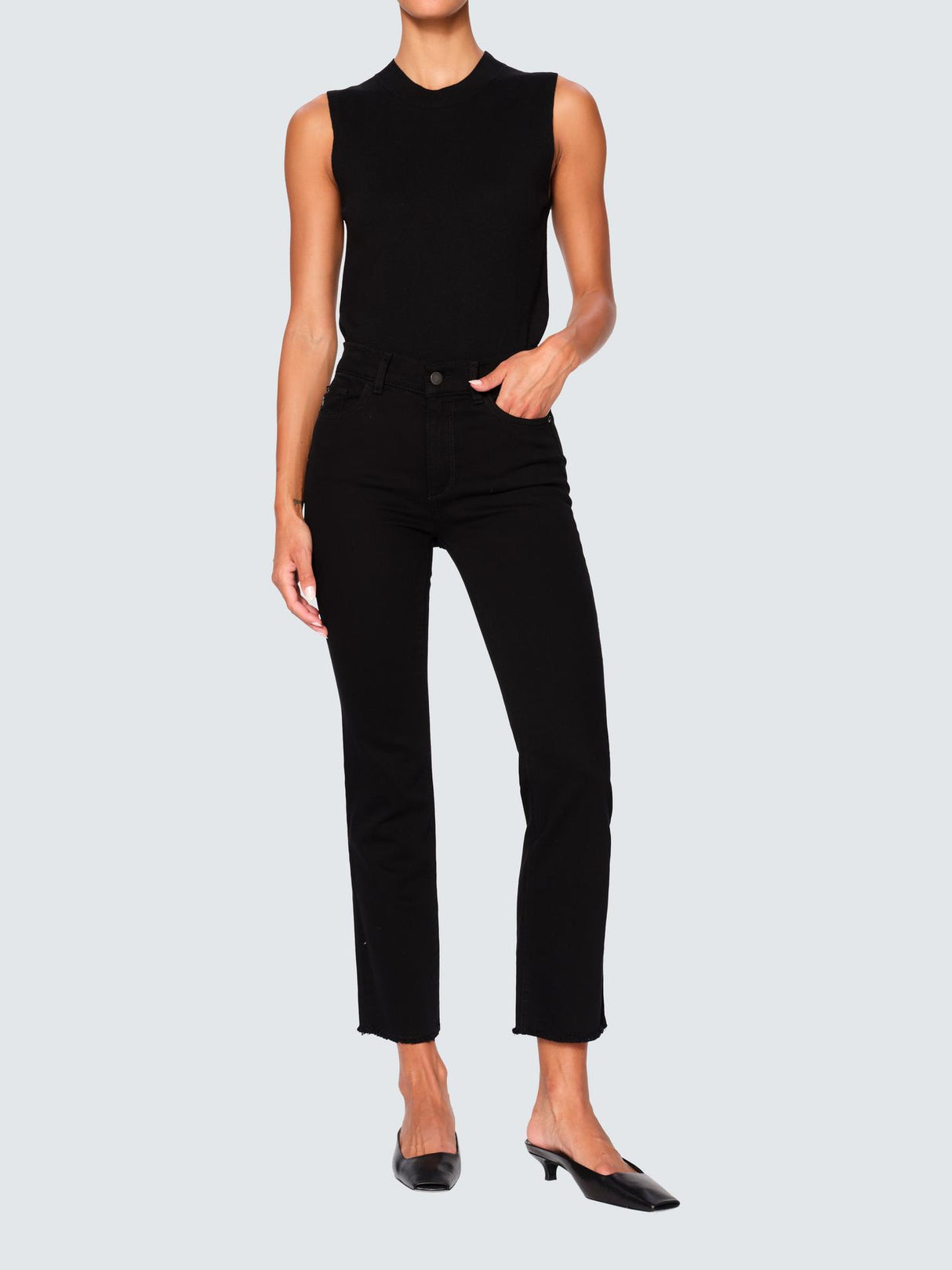 DL1961 Mara Straight Leg Mid Rise Instasculpt Jeans Black Peached Raw - 27