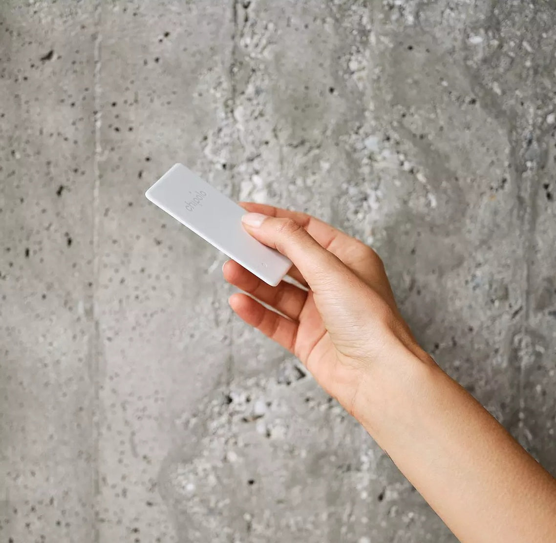 Chipolo CARD Point Slim Item Finder with Google’s Find My Device - White