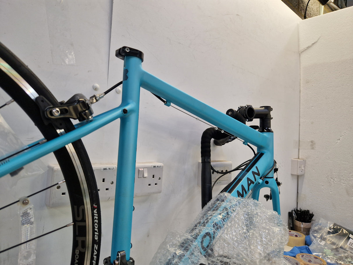 Boardman SLR 8.6 Womens 16-Speed Road Racing Bike - Blue - Medium Frame