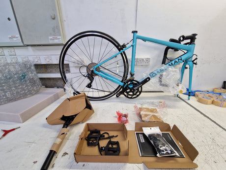 Boardman SLR 8.6 Womens 16-Speed Road Racing Bike - Blue - Medium Frame