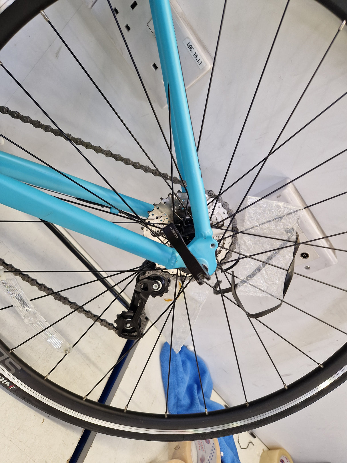 Boardman SLR 8.6 Womens 16-Speed Road Racing Bike - Blue - Medium Frame