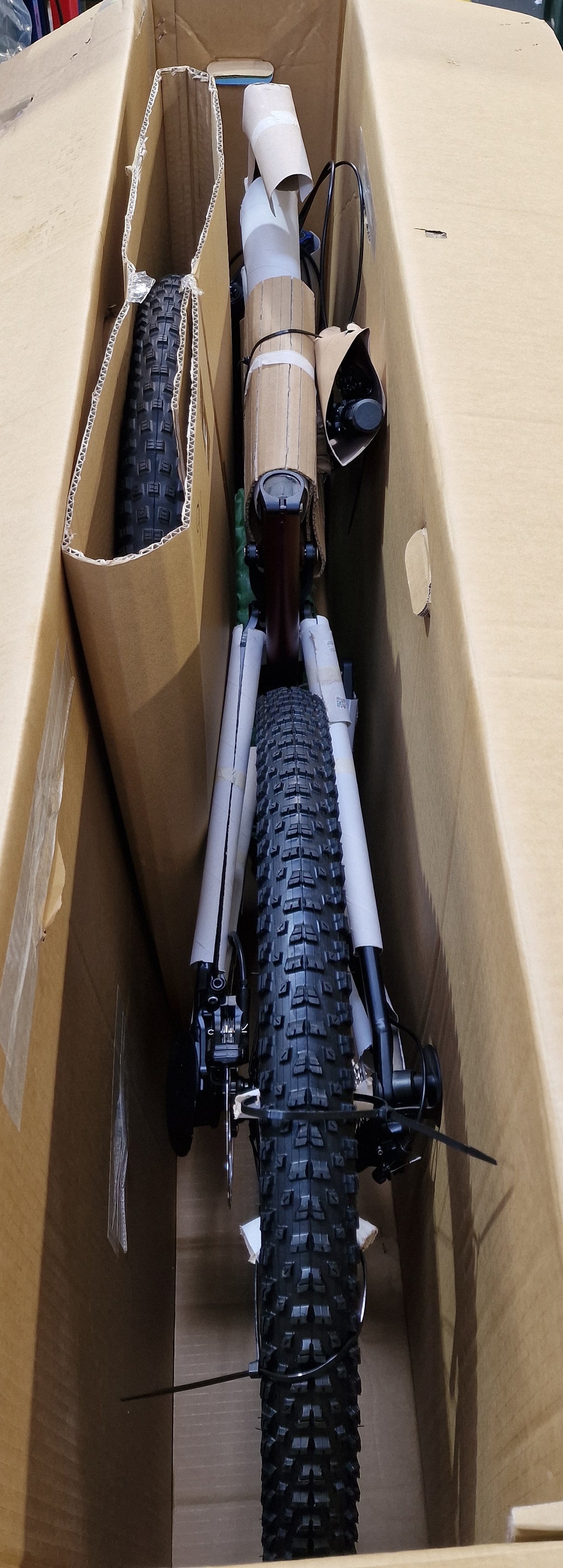 Boardman MTR 8.9 Unisex 12-Speed Alloy Mountain Bike - Red/Black - XL Frame