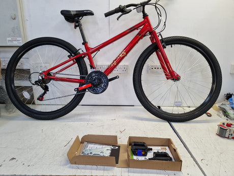 Apollo Transition Mens 18-Speed V-Brakes Hybrid Bike - Red - Small 14''