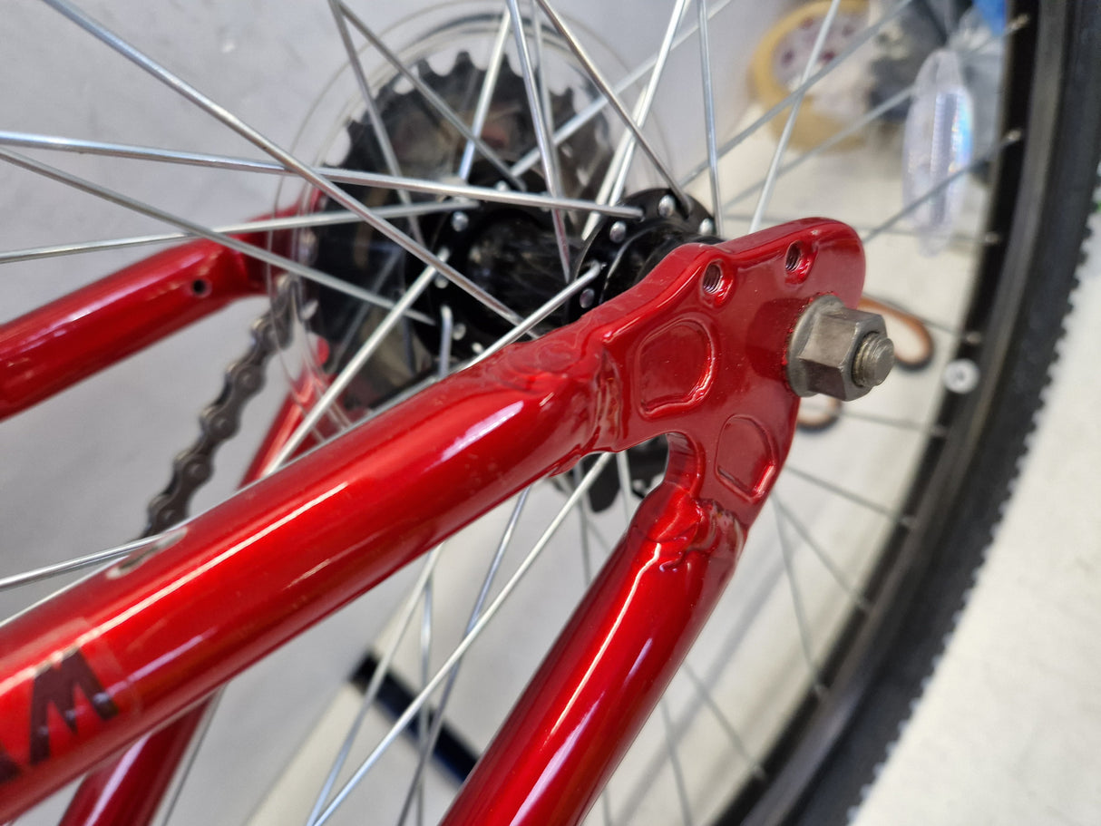 Apollo Transition Mens 18-Speed V-Brakes Hybrid Bike - Red - Small 14''
