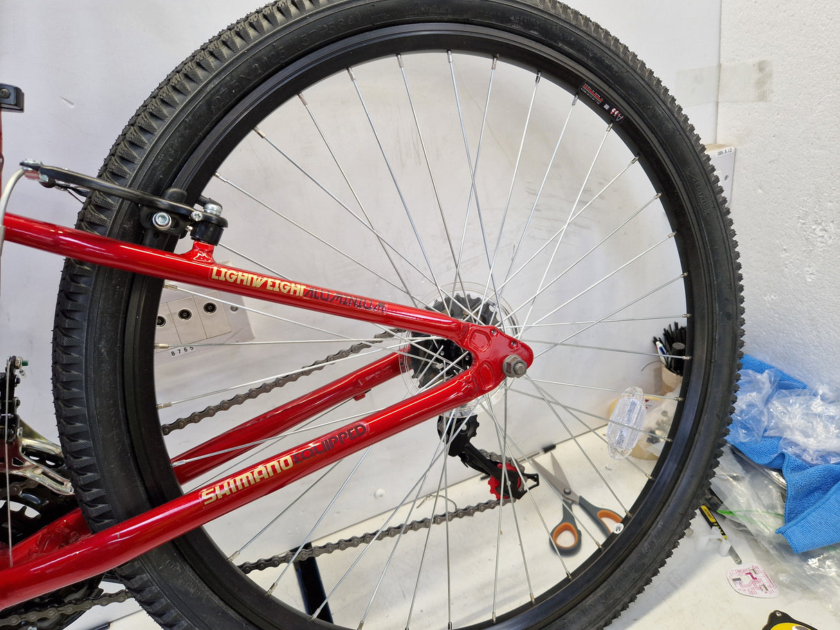 Apollo Transition Mens 18-Speed V-Brakes Hybrid Bike - Red - Small 14''