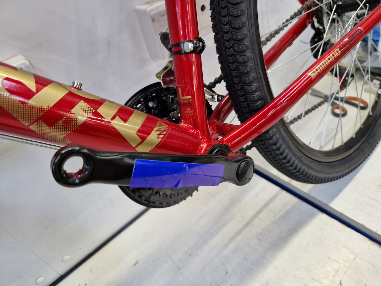 Apollo Transition Mens 18-Speed V-Brakes Hybrid Bike - Red - Small 14''