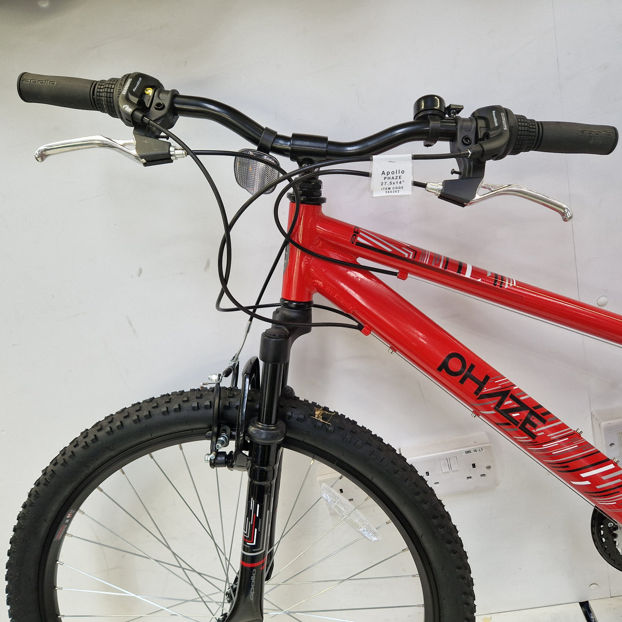 Apollo Phaze Mens 18-Speed V-Brake Mountain Bike - 14'' Small Frame - Red
