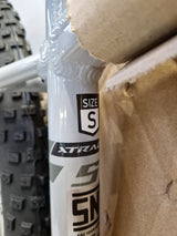 Polygon Xtrada 5 27.5" Wheel Unisex Mountain Bikes - Grey/Red - Small Frame