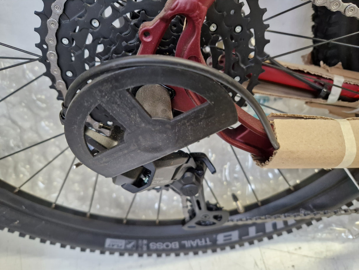 Carrera Fury 2025 Front Suspension 10-Speed Mountain Bike - Red - Medium
