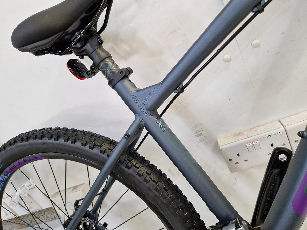 Carrera Vengeance Womens 16-Gears Alloy Mountain Bike - Grey - 16" Medium