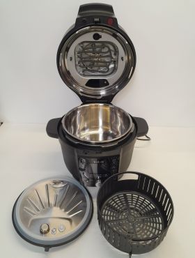 Instant Pot Duo Crisp Multi-Cooker with Ultimate Lid Air Fryer 6.2L - Black