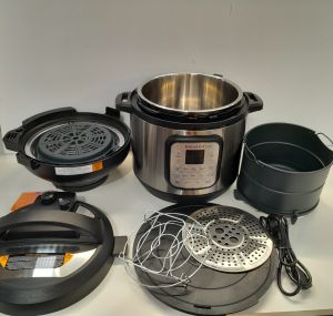 Instant Pot Duo Crisp & Air Fryer 11-in-1 8L Multicooker - Black/Silver